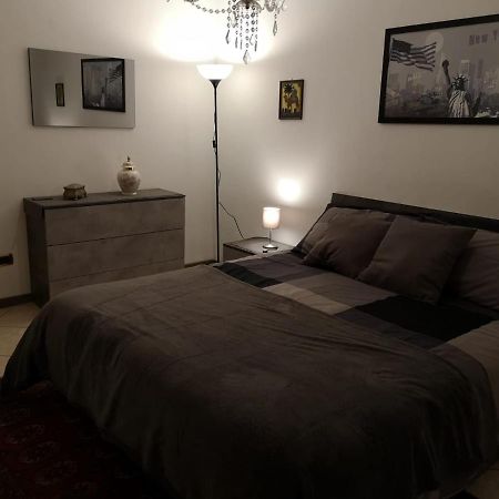 The Trip House - Between The Center And The Sea - Free Wifi And Jacuzzi Catania Bagian luar foto