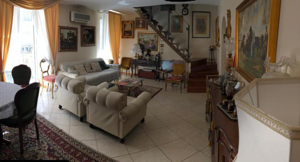 The Trip House - Between The Center And The Sea - Free Wifi And Jacuzzi Catania Bagian luar foto