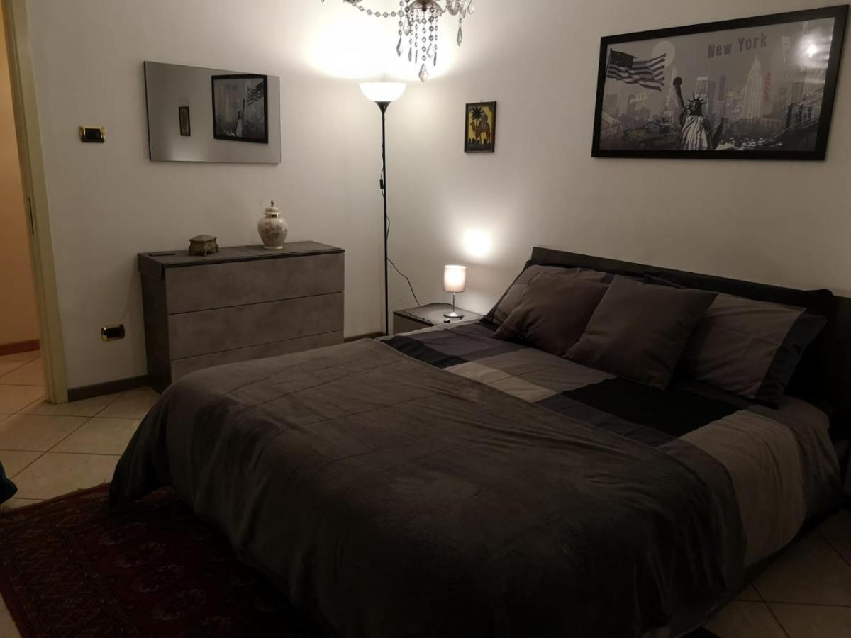 The Trip House - Between The Center And The Sea - Free Wifi And Jacuzzi Catania Bagian luar foto
